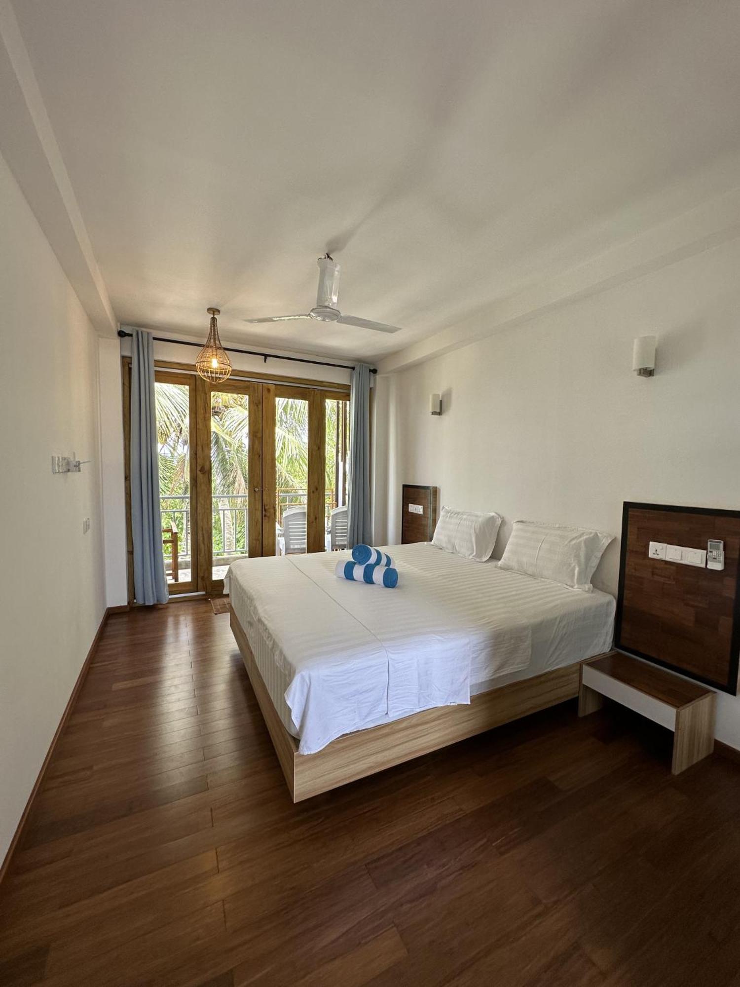 Thundi Sea View Hotell Fulidu Exteriör bild