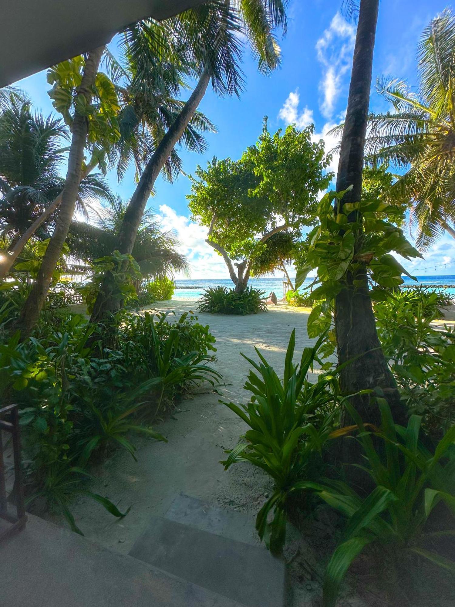 Thundi Sea View Hotell Fulidu Exteriör bild