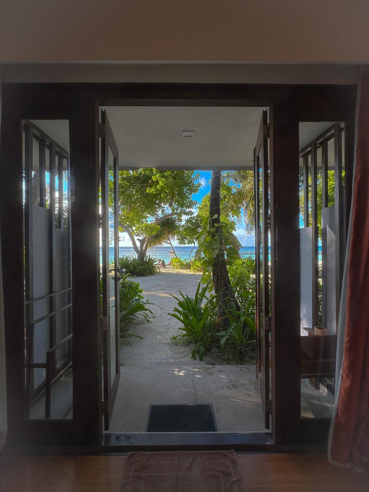 Thundi Sea View Hotell Fulidu Exteriör bild